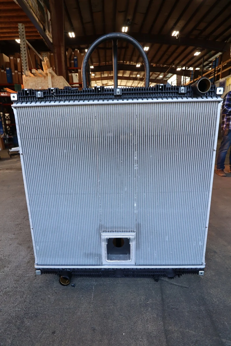 Freightliner 05-37217-014, 0537217014 Radiator # 601492
